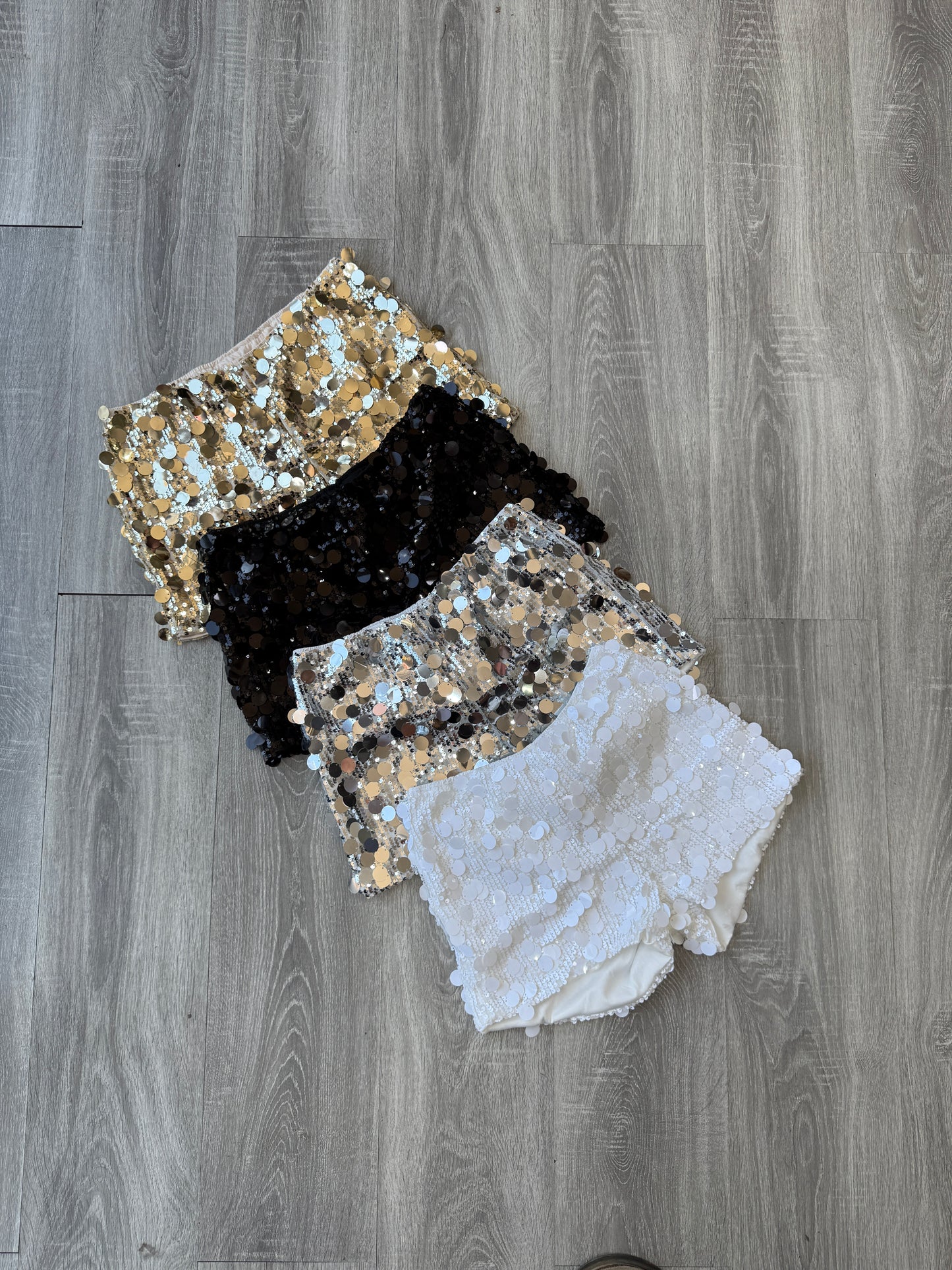 SHORT LENTEJUELAS